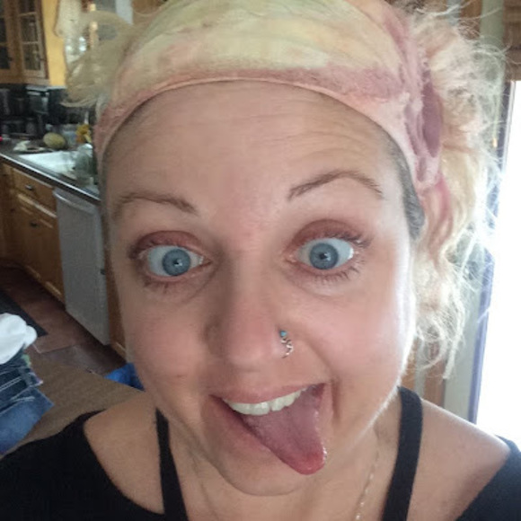 Meet your Posher, Stacie - Picture 1 of 1